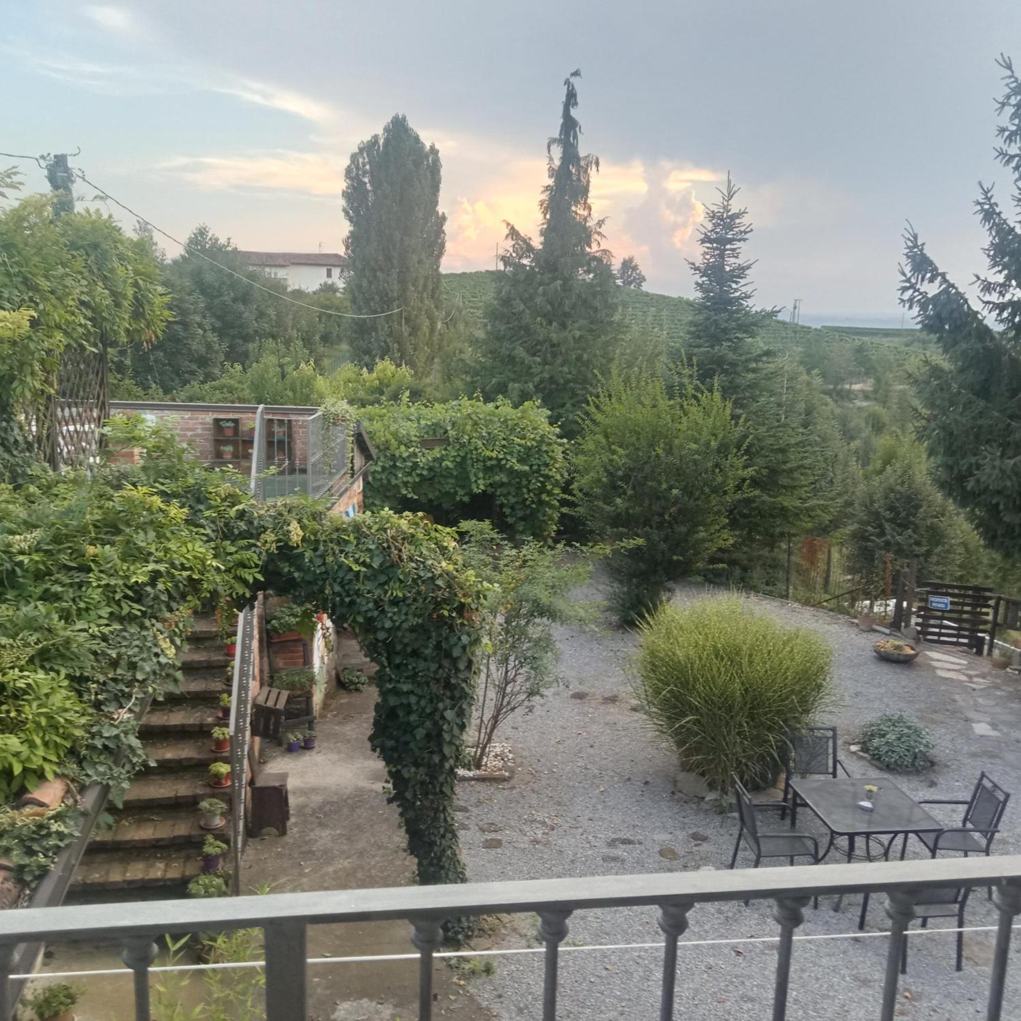 Agriturismo Bric Di Gai Monforte dʼAlba Exterior foto
